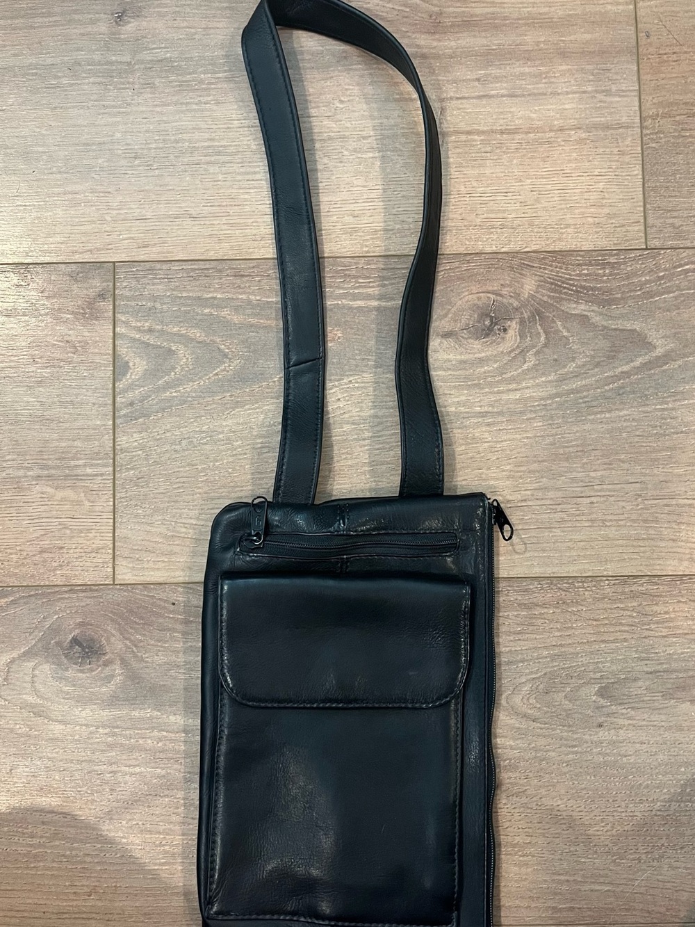 HOBO International Black Leather Purse One Shoulder Backpack
